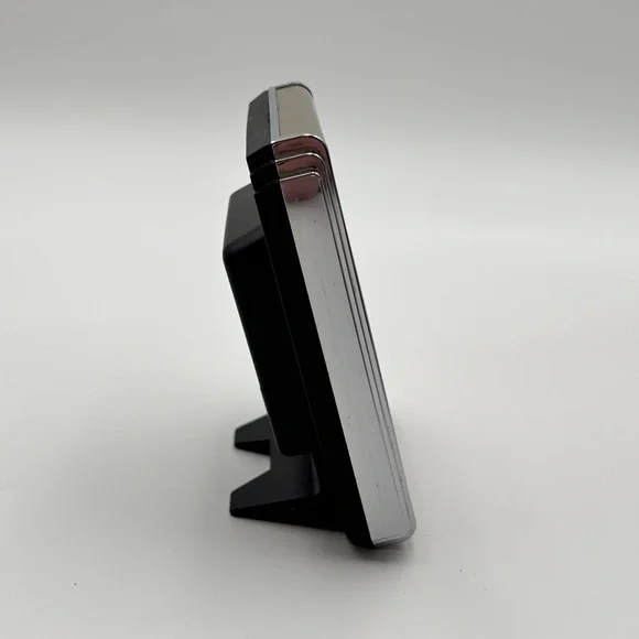 Gucci Nobile Silver Metallic Molded Resin Table Clock c. 1980s - Picture 4 of 5